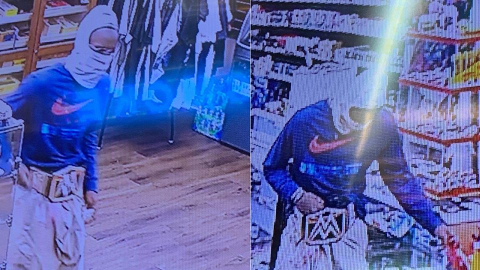 CCTV WWE Title Wearing RobberCCTV WWE Title Wearing Robber