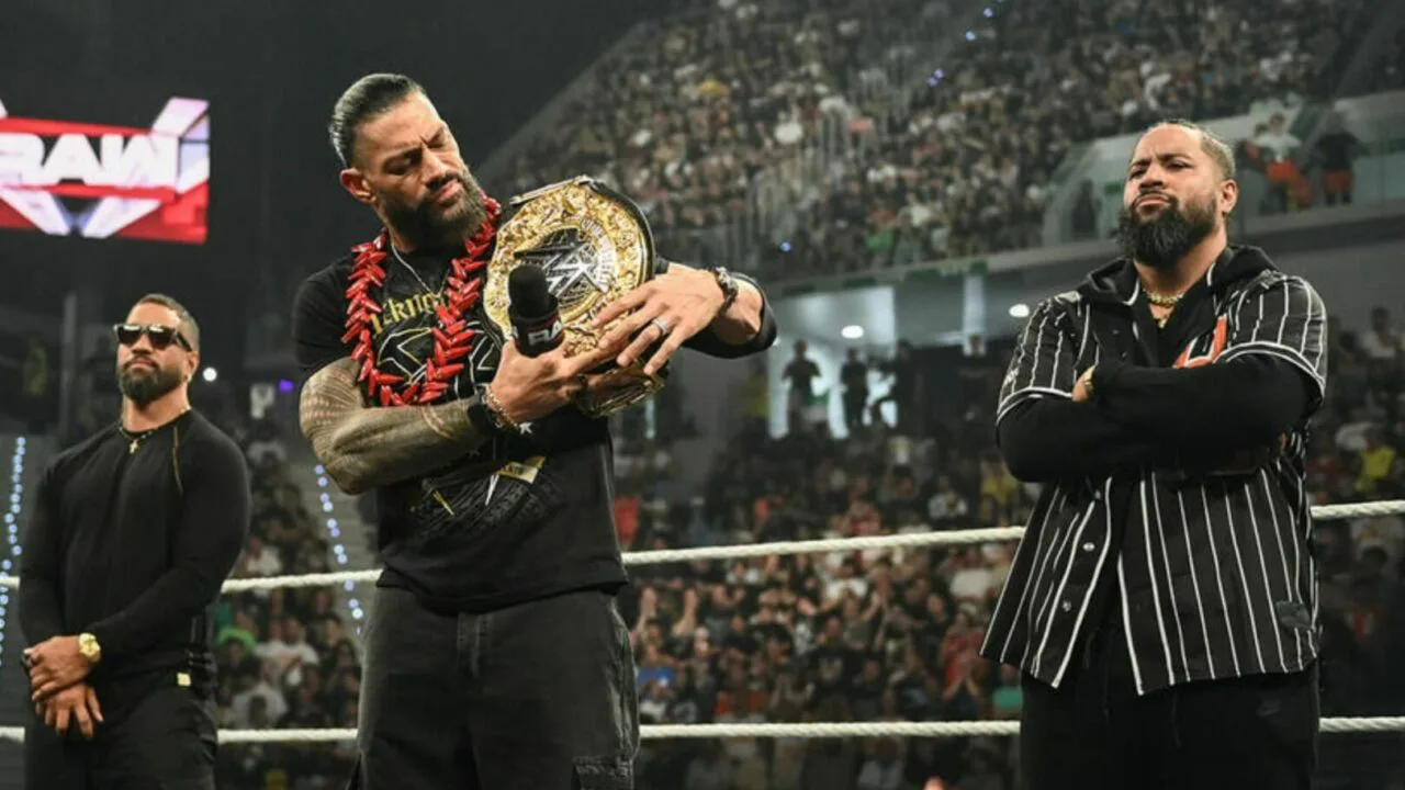 Roman Reigns Officially Invites WWE SmackDown Star To Rejoin The Bloodline