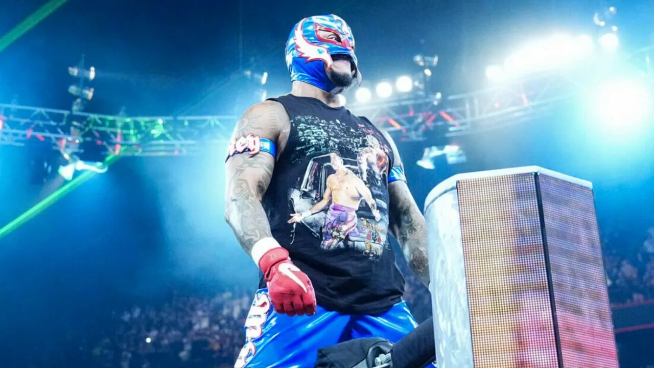 Rey Mysterio Barely Escapes Career-Ending Injury On WWE RAW (Video)